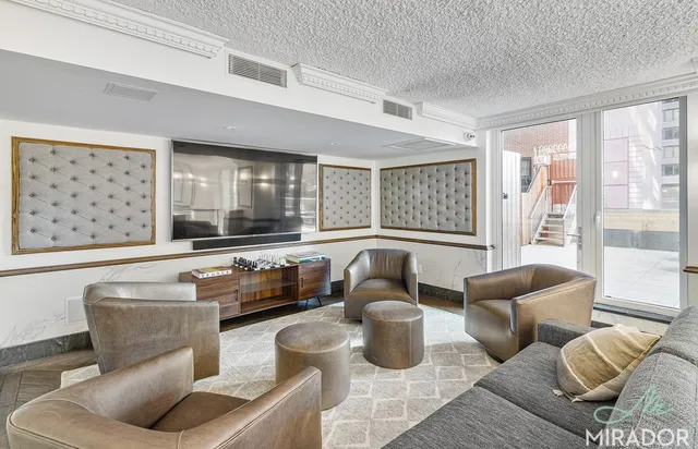 $4,200 | 330 East 39th Street, Unit 7P | Murray Hill