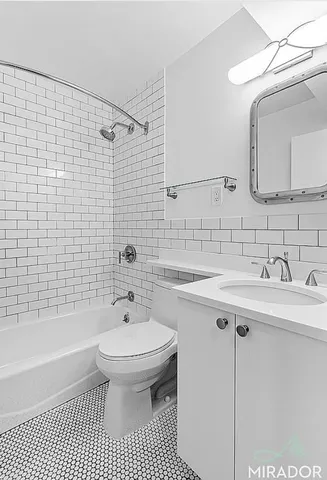 $4,200 | 330 East 39th Street, Unit 7P | Murray Hill