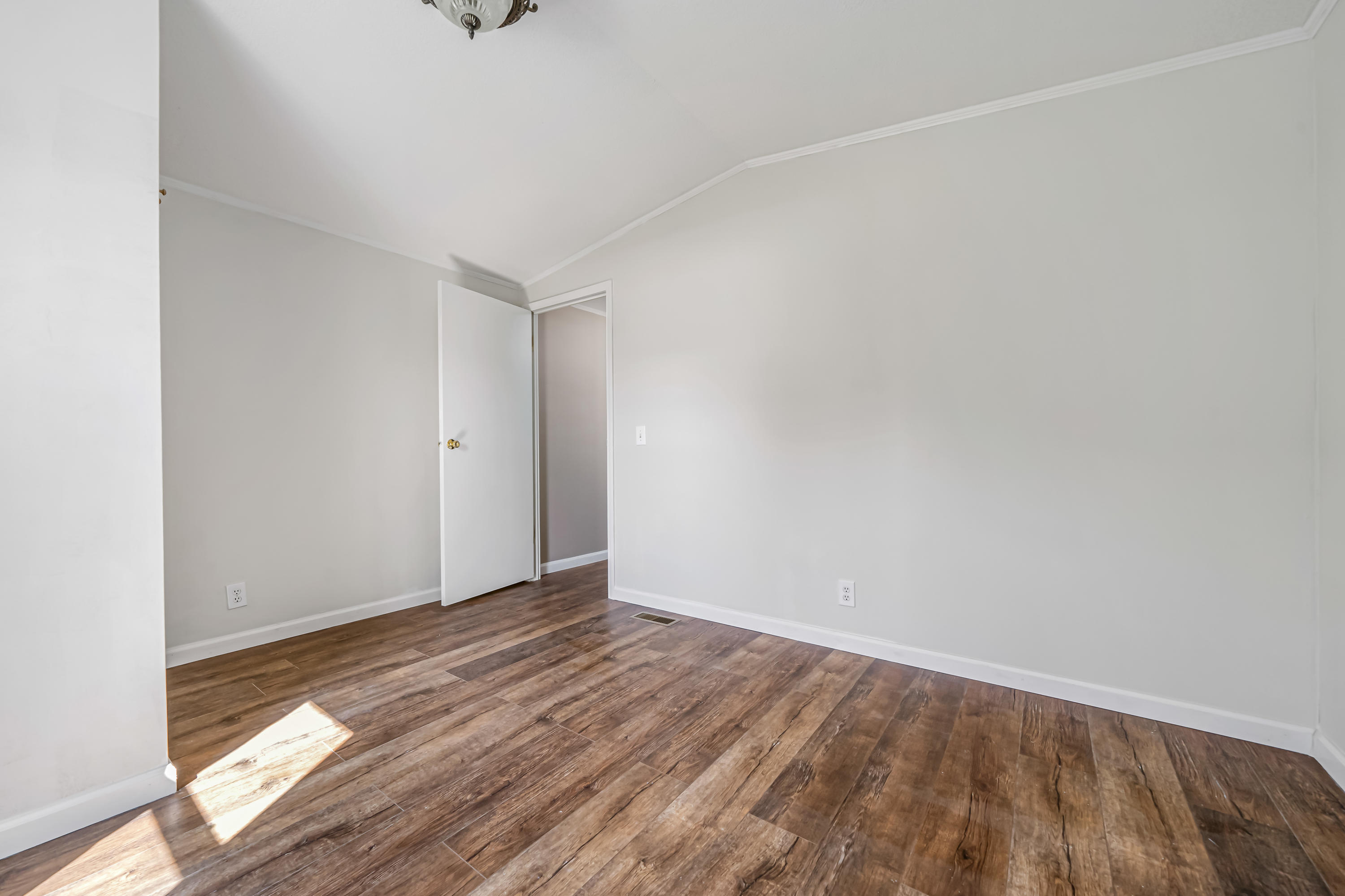 1217 Hickory Tree Road Bristol, TN 37620 - Photo 11 of 20 bedroom