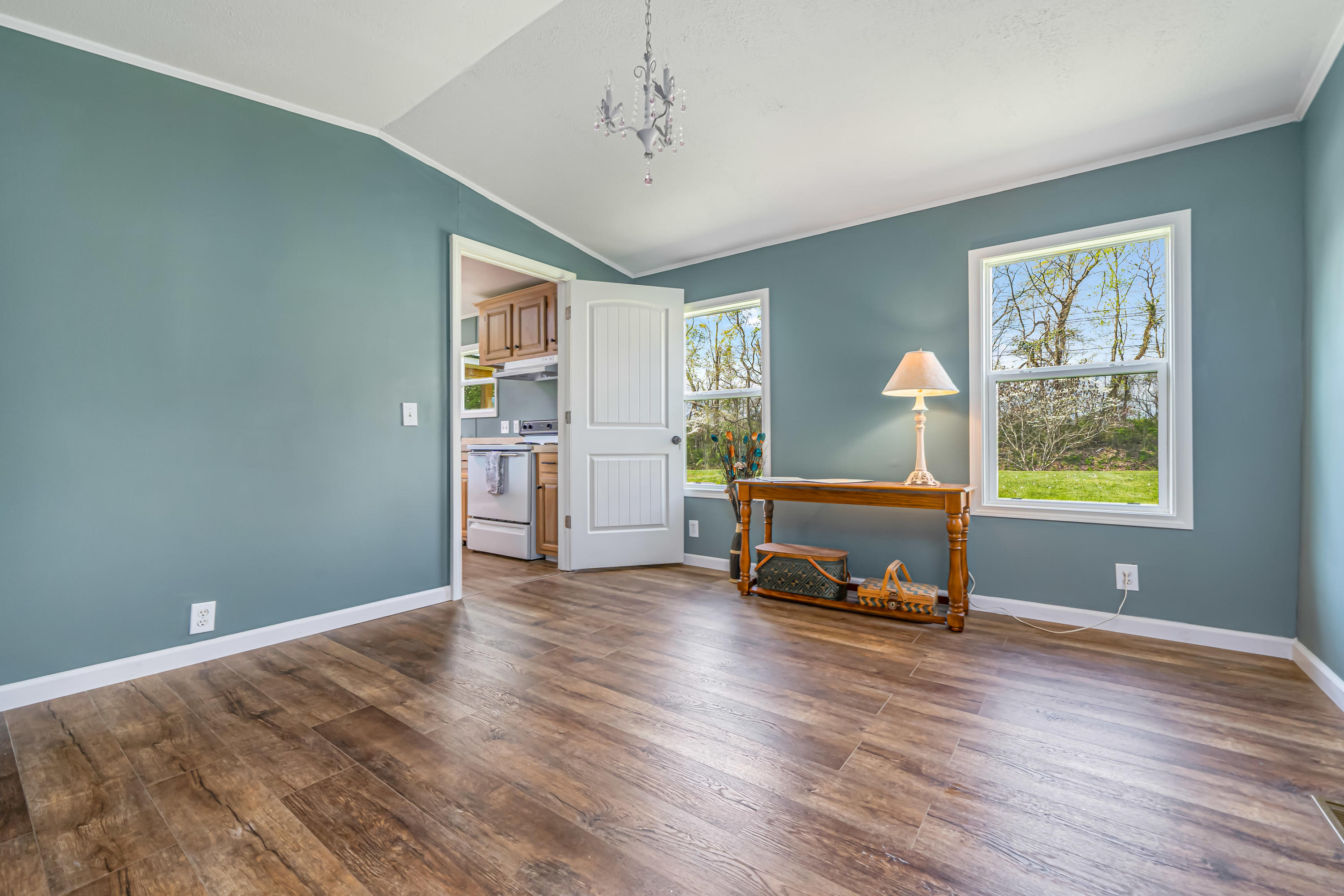1217 Hickory Tree Road Bristol, TN 37620 - Photo 18 of 20 master bedroom