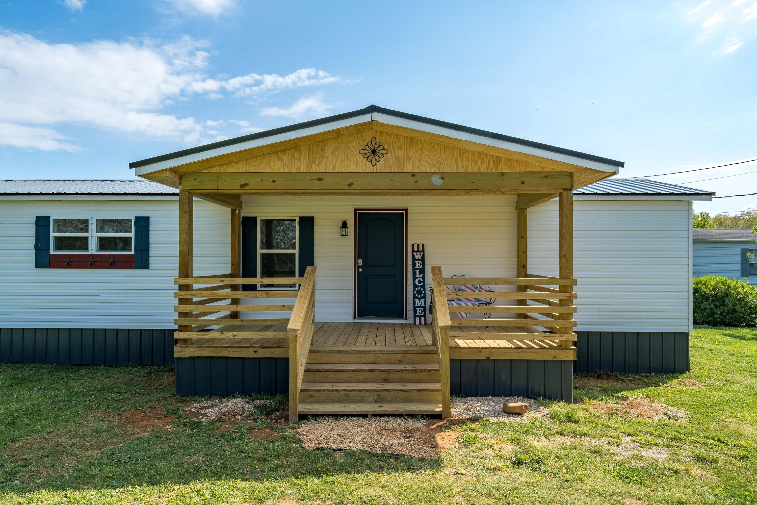 1217 Hickory Tree Road Bristol, TN 37620 - Photo 2 of 20 Porch