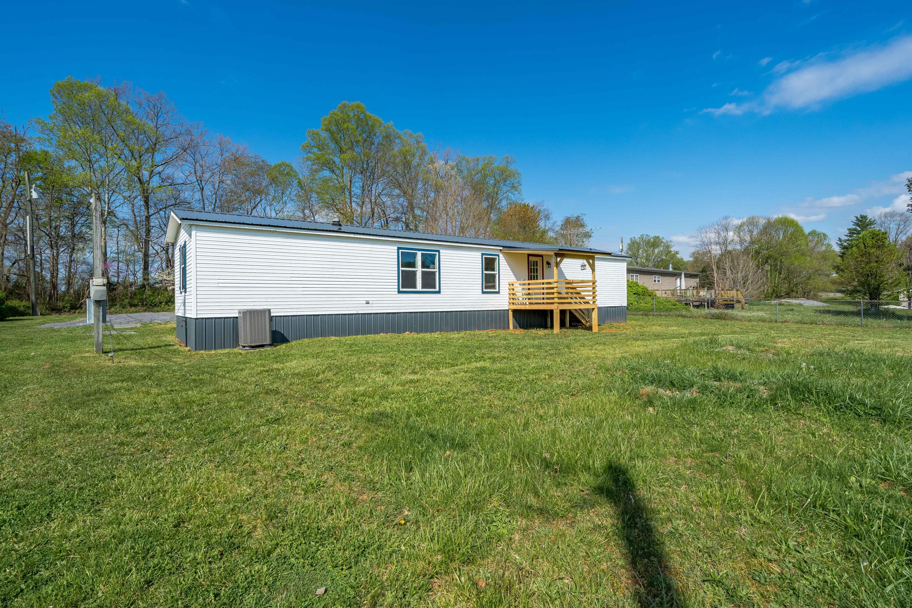 1217 Hickory Tree Road Bristol, TN 37620 - Photo 5 of 20 back
