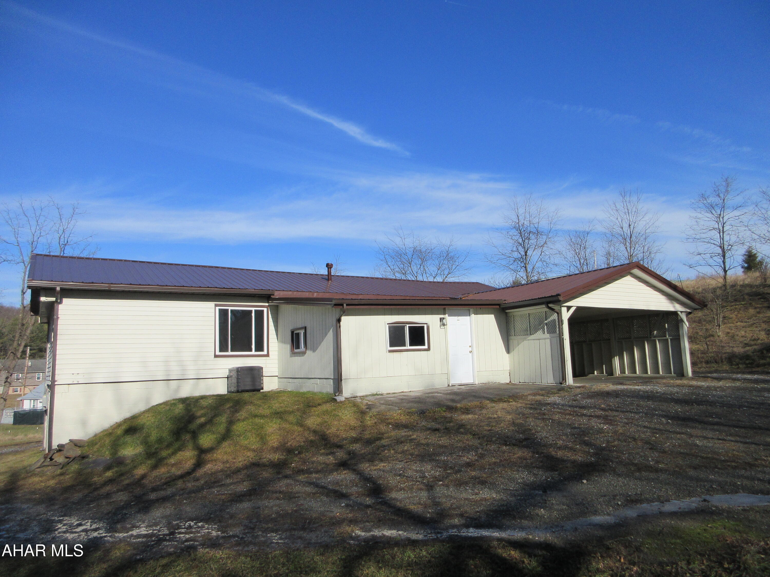 254 Bell-Tip Road Tyrone, PA 16686 - Photo 3 of 17