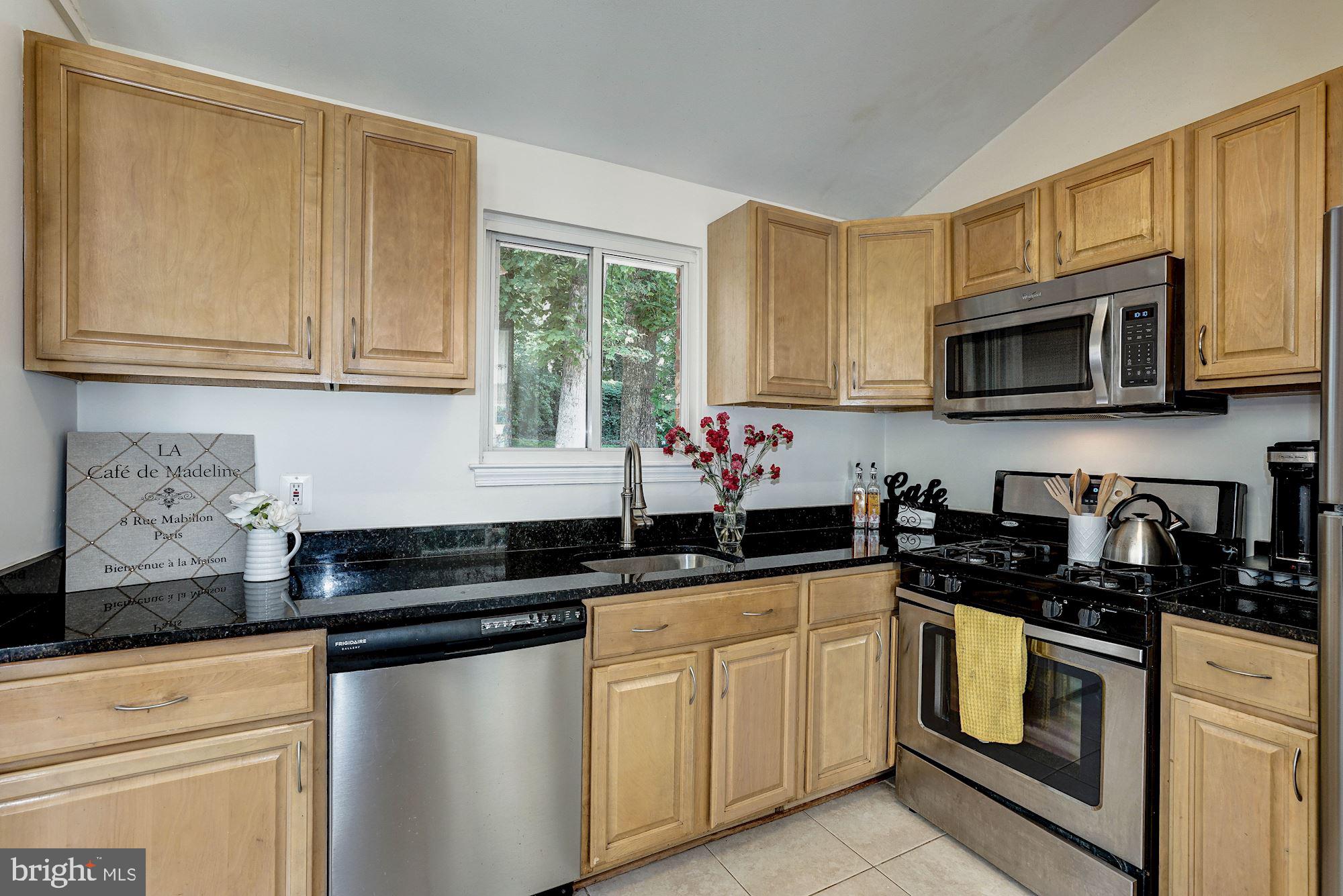 8924 Victoria Road Springfield, VA 22151 - Photo 23 of 62