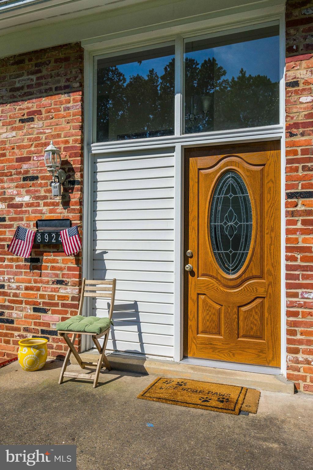 8924 Victoria Road Springfield, VA 22151 - Photo 5 of 62