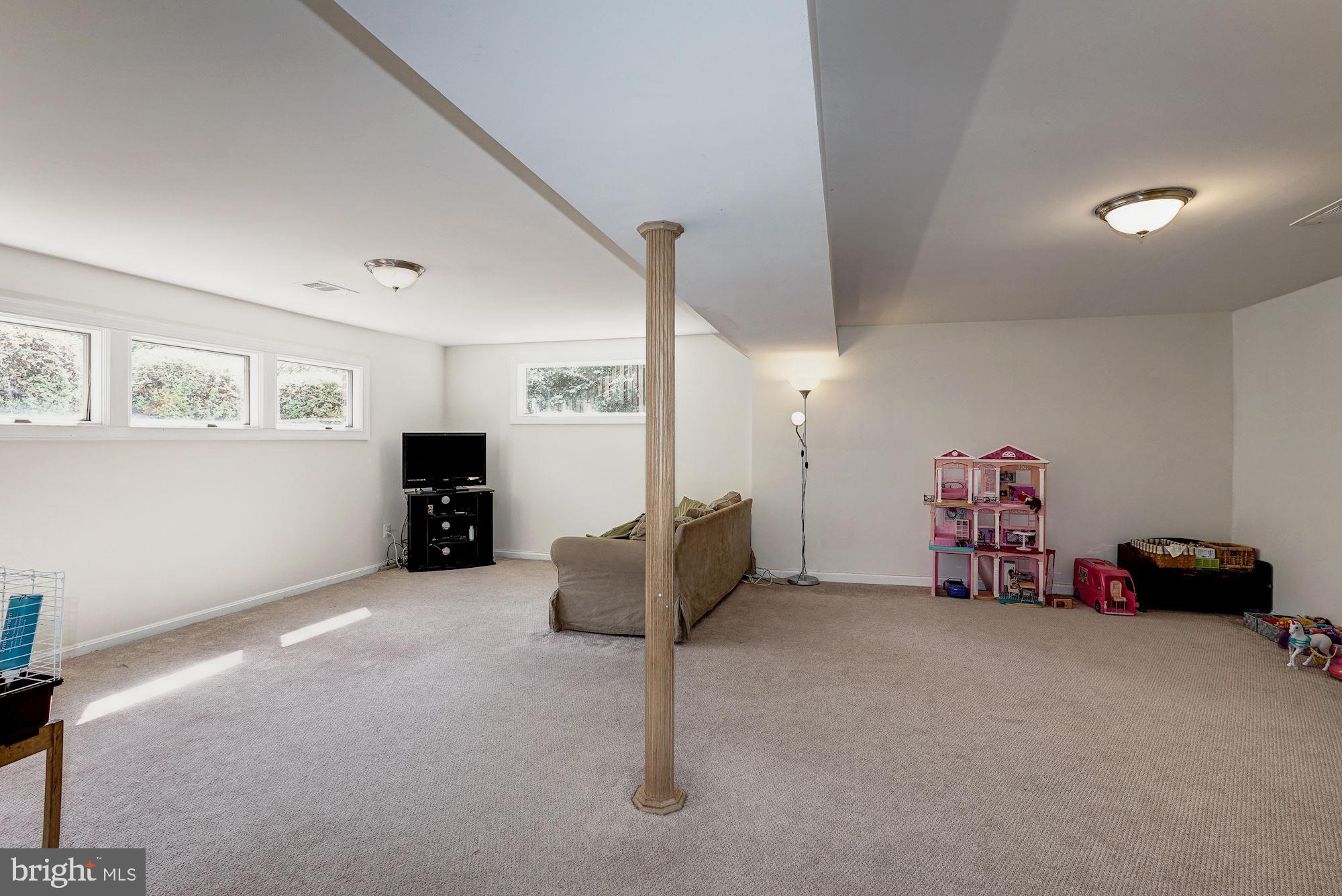 8924 Victoria Road Springfield, VA 22151 - Photo 44 of 62