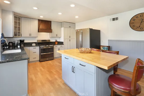 $949,888 | 1811 East Vermont Avenue, Anaheim, CA 92805