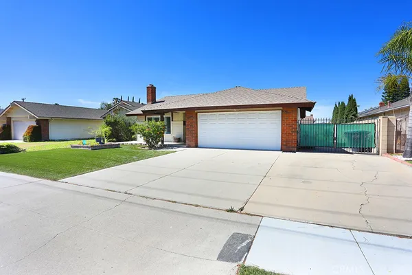 $949,888 | 1811 East Vermont Avenue, Anaheim, CA 92805