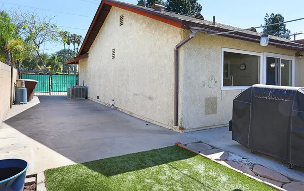 $949,888 | 1811 East Vermont Avenue, Anaheim, CA 92805
