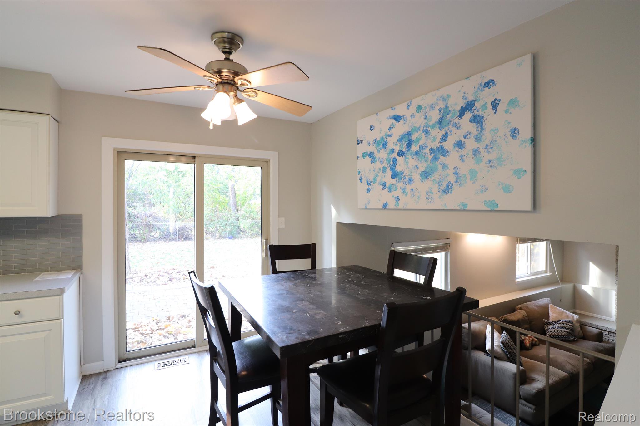 30089 Merrick Warren, MI 48092 - Photo 11 of 53 Dining area
