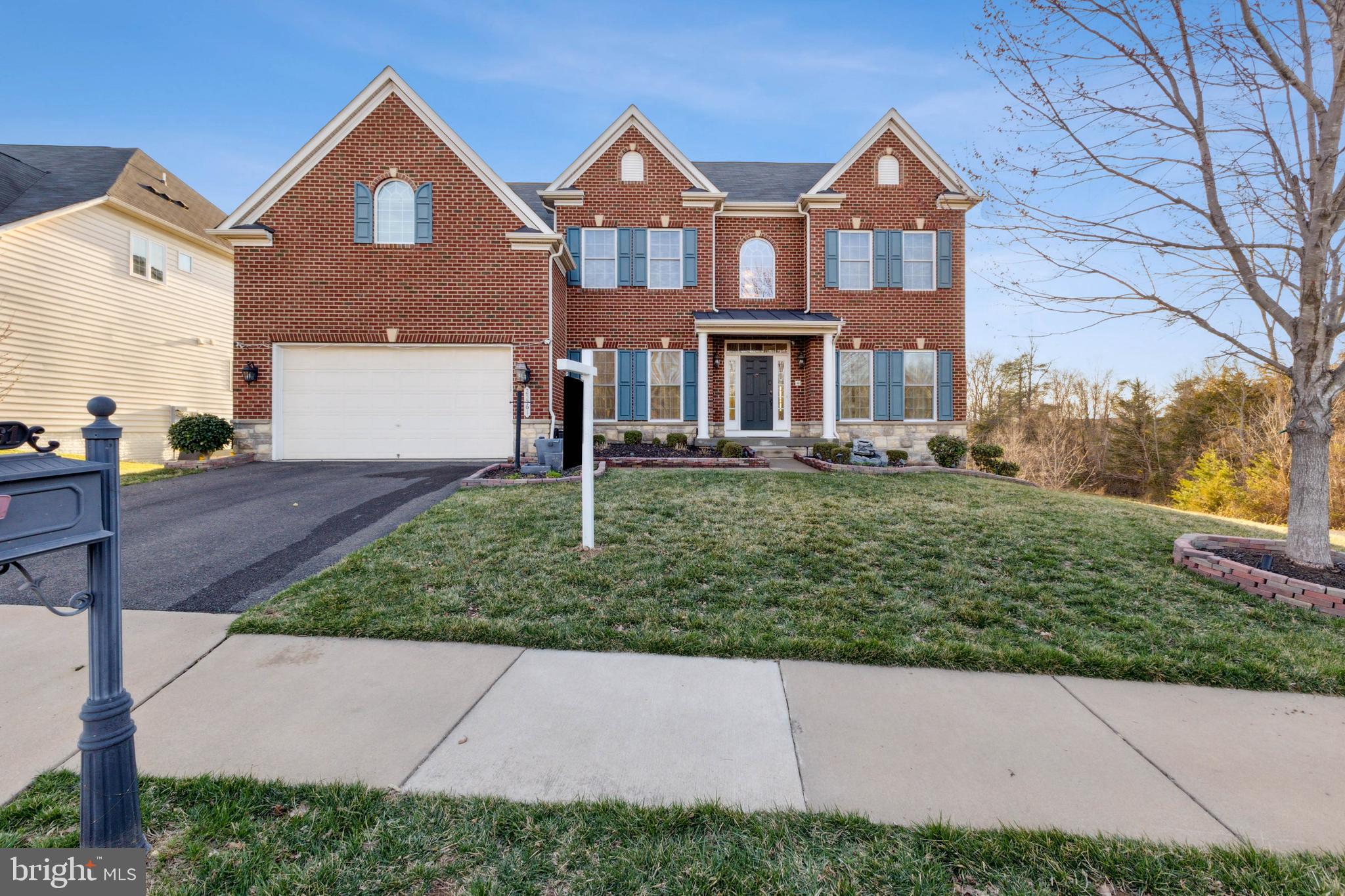 25561 Royal Hunter Drive Aldie, VA 20105 - Photo 1 of 41