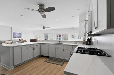 $1,999,000 | 17 East Vincent Avenue, Strathmere, NJ 08248