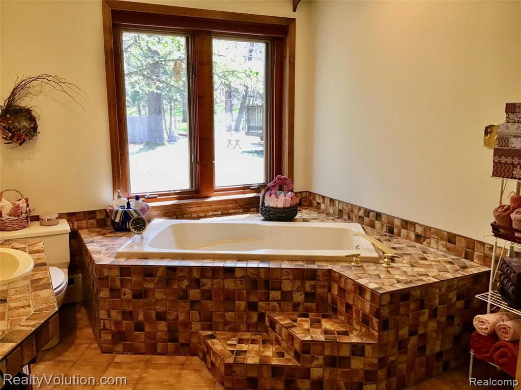 1707 North Livernois Road Rochester Hills, MI 48306 - Photo 23 of 41