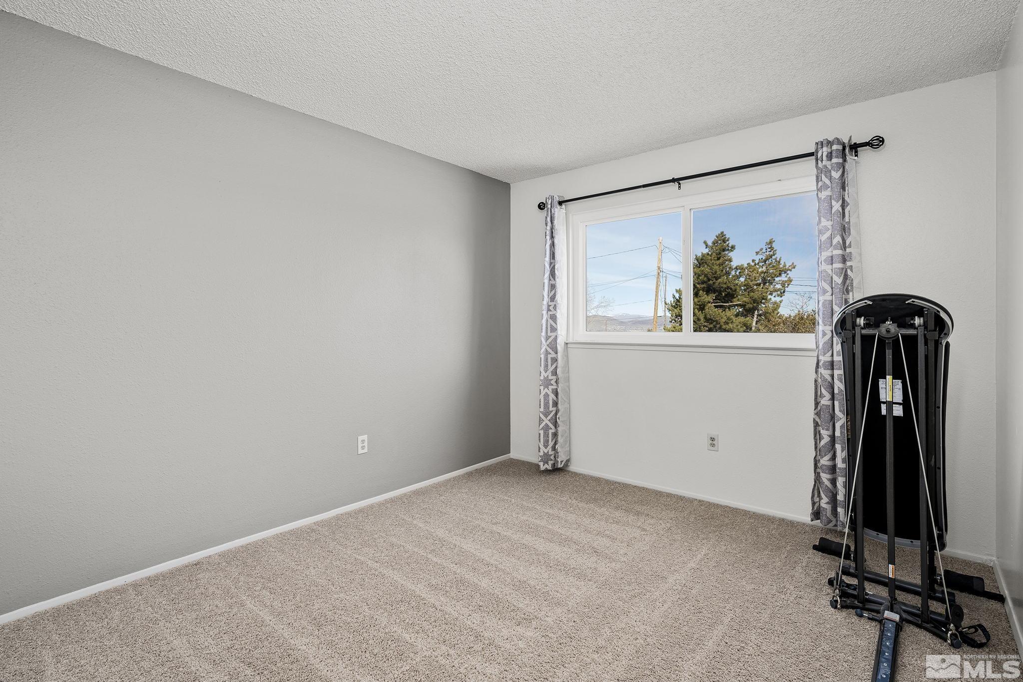 8395 Mohawk Lane Reno, NV 89506 - Photo 11 of 17 Photo 11