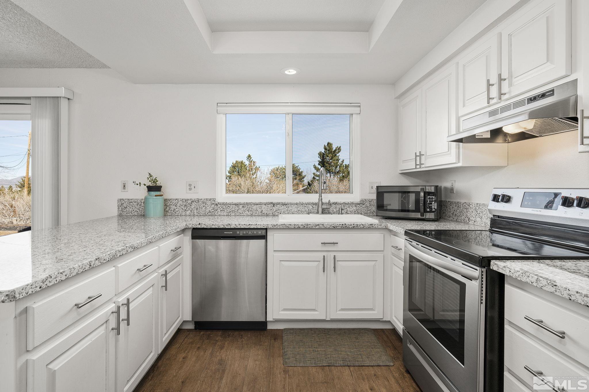 8395 Mohawk Lane Reno, NV 89506 - Photo 6 of 17 Photo 6
