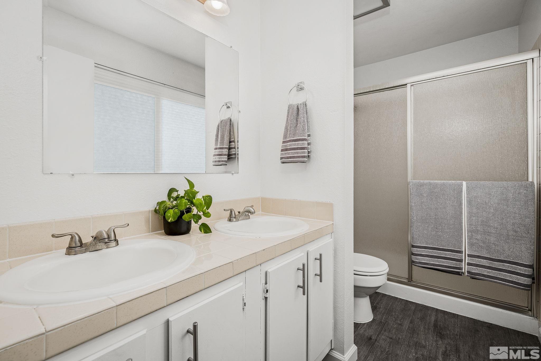 8395 Mohawk Lane Reno, NV 89506 - Photo 9 of 17 Photo 9