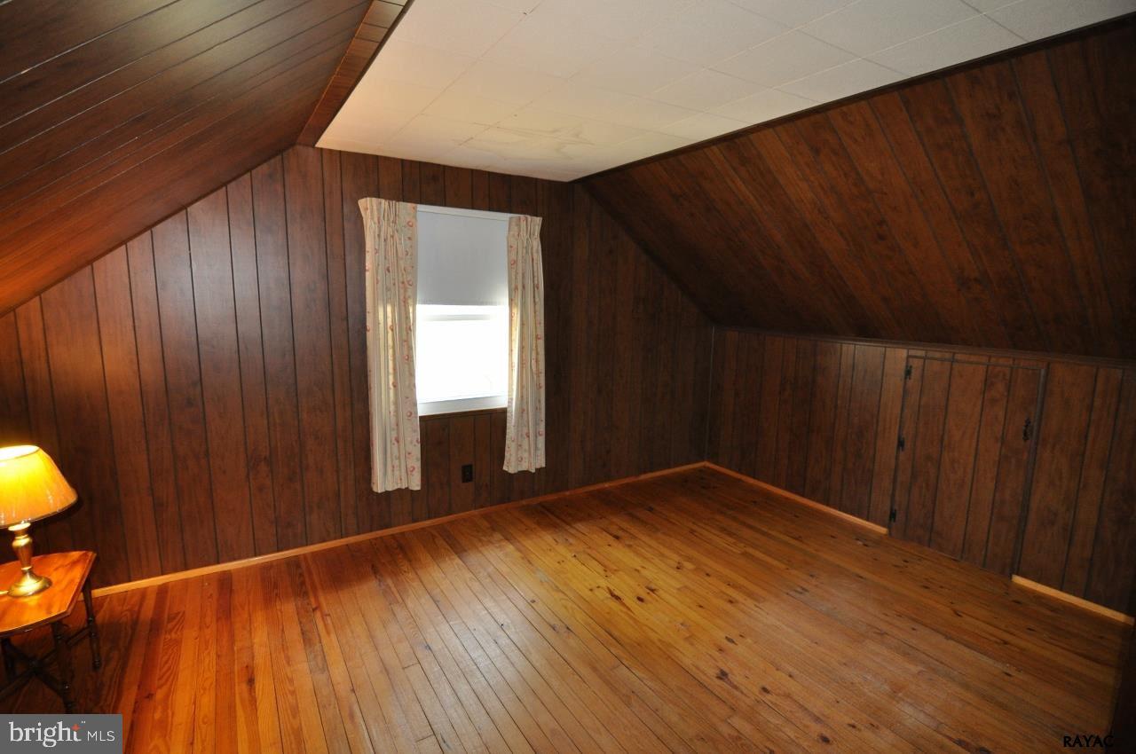 4082 Old Orchard Road York, PA 17402 - Photo 8 of 12 Gallery Image 8