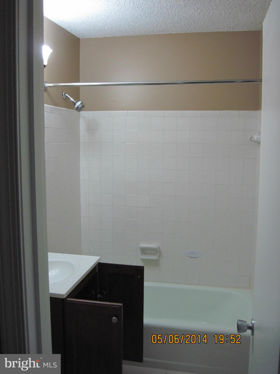 2242 Southgate Square Reston, VA 20191 - Photo 22 of 26 Upper Level Full Bath 4