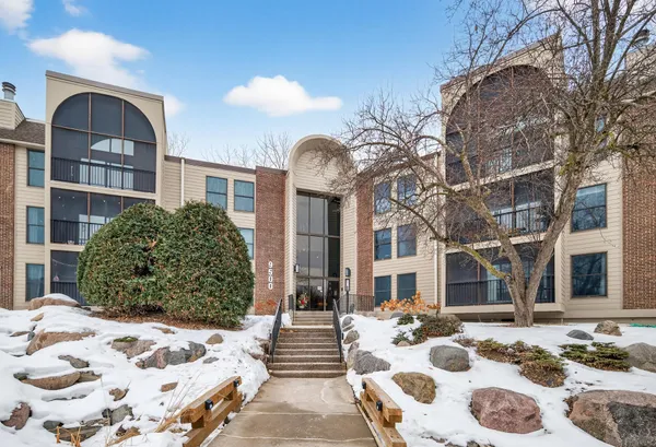 $230,000 | 9500 Collegeview Road, Unit 112, Bloomington, MN 55437