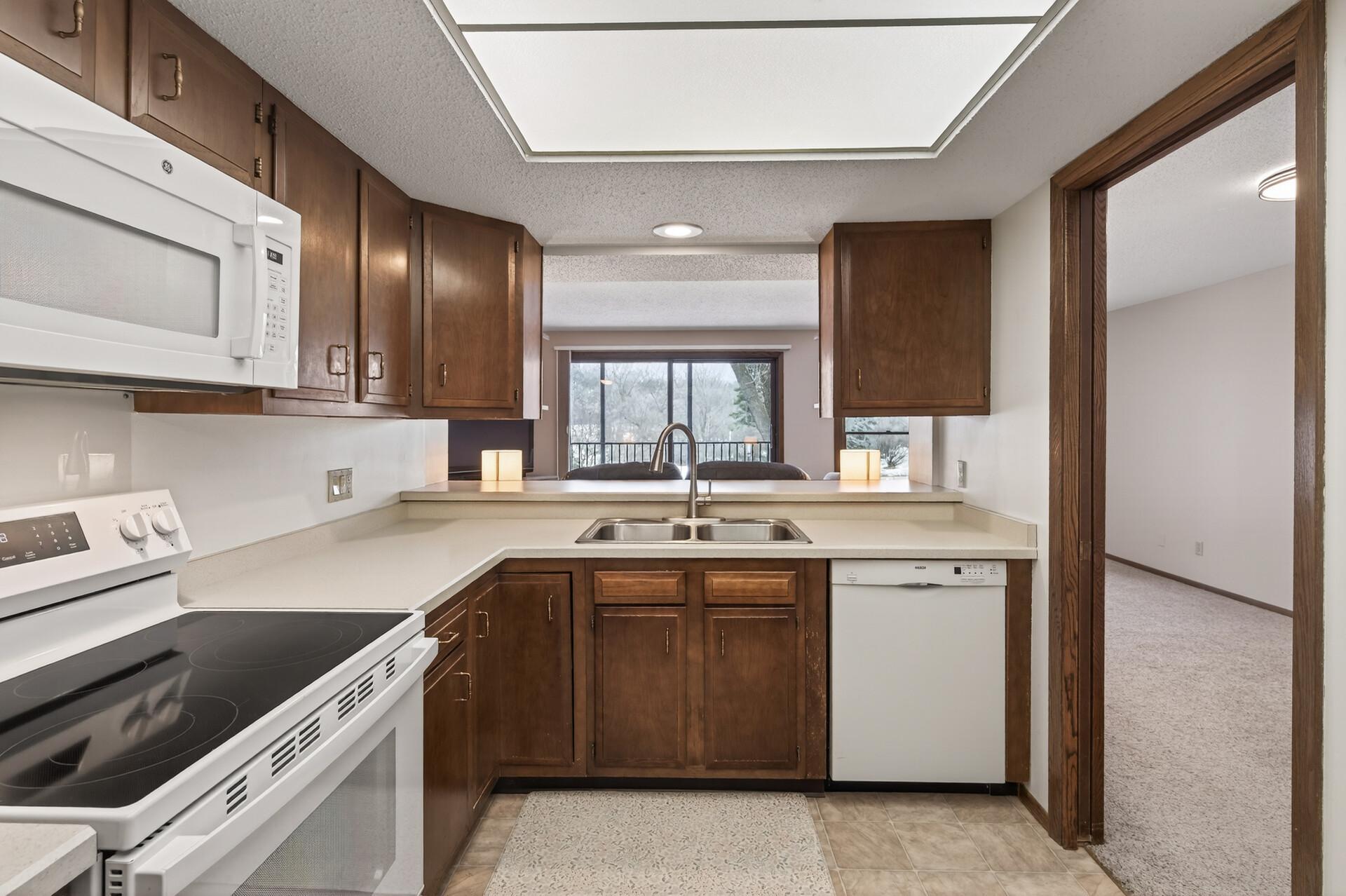 9500 Collegeview Road, Unit 112 Bloomington, MN 55437 - Photo 11 of 27