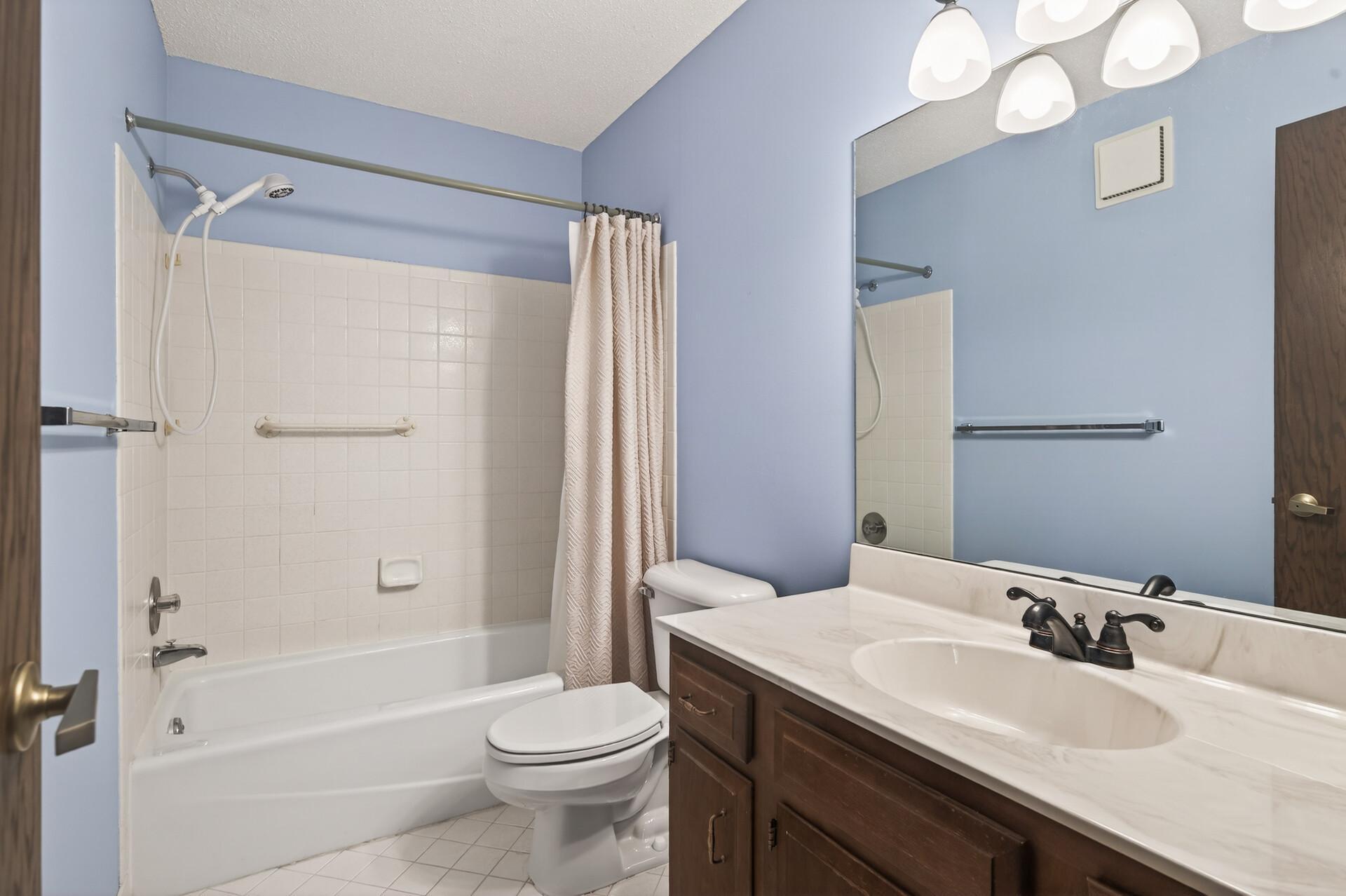 9500 Collegeview Road, Unit 112 Bloomington, MN 55437 - Photo 17 of 27