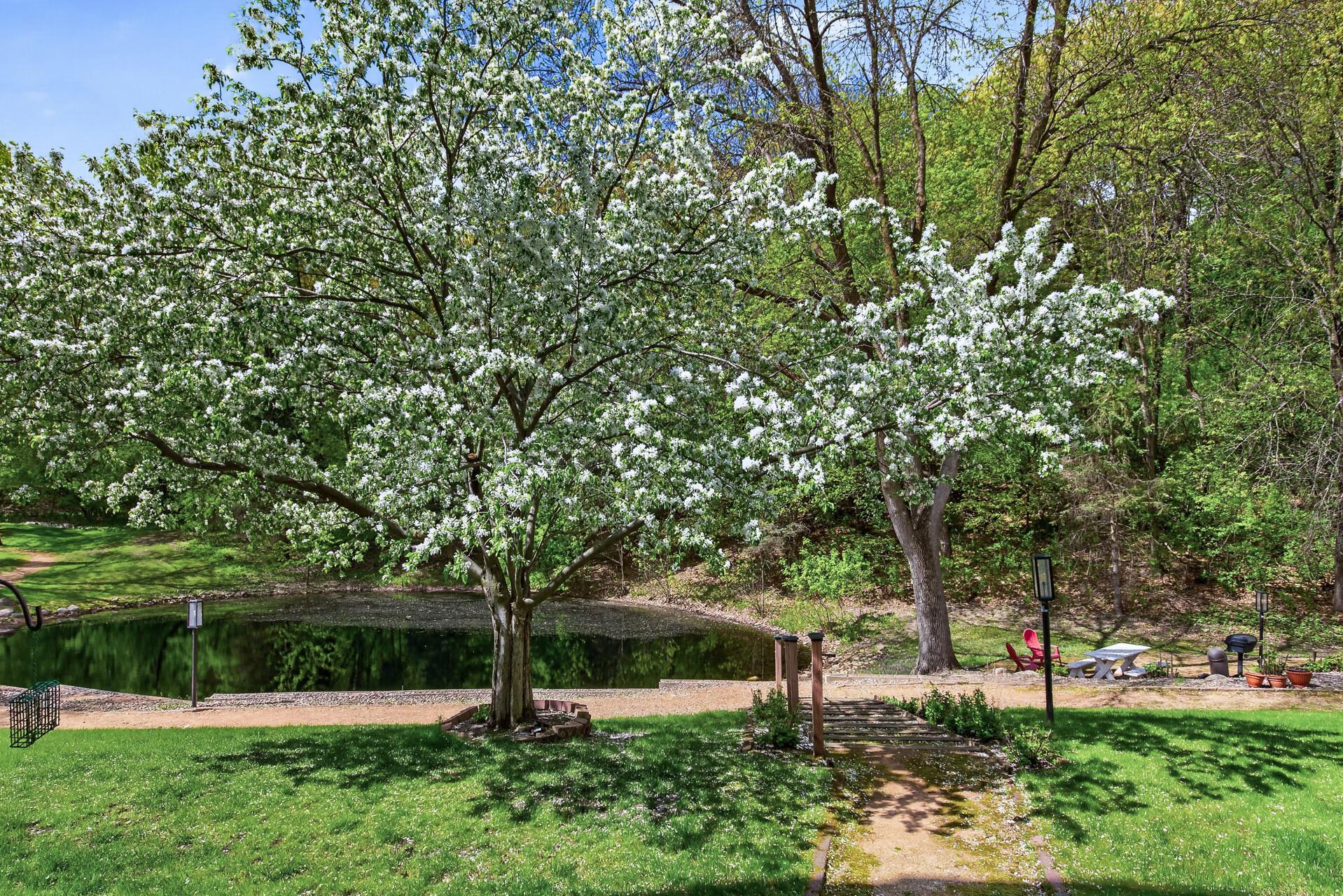 9500 Collegeview Road, Unit 112 Bloomington, MN 55437 - Photo 27 of 33