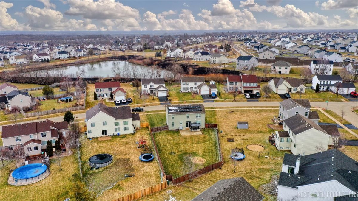 442 Windett Ridge Road Yorkville, IL 60560 - Photo 34 of 43 a view of a city