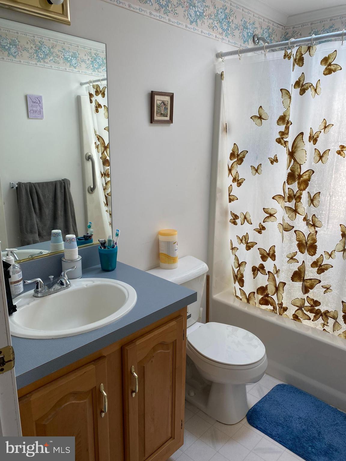 407 Allenbrook Lane Reading, PA 19606 - Photo 11 of 13 Full Bath