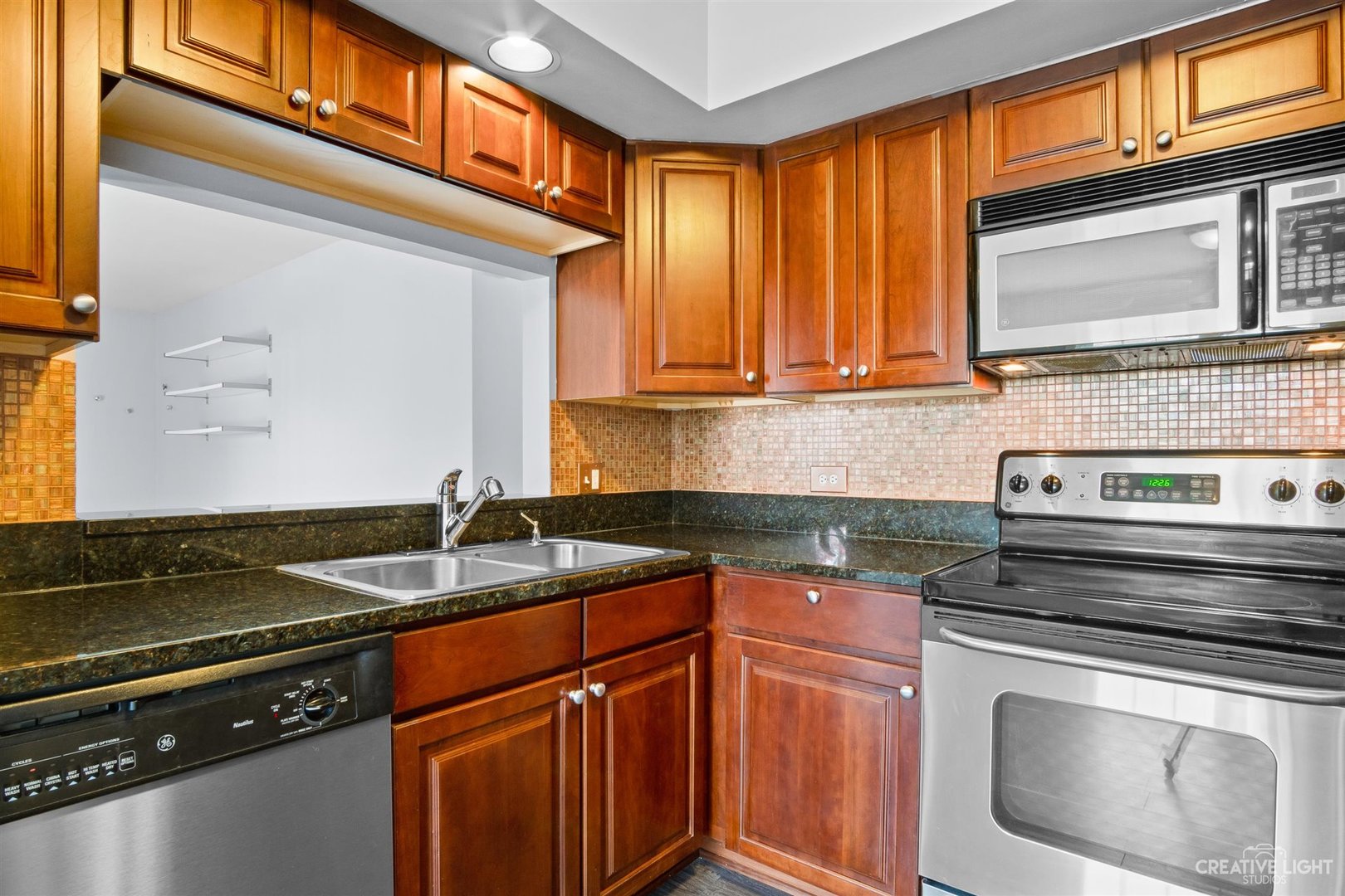 31 Foxcroft Road, Unit 203 Naperville, IL 60565 - Photo 9 of 18