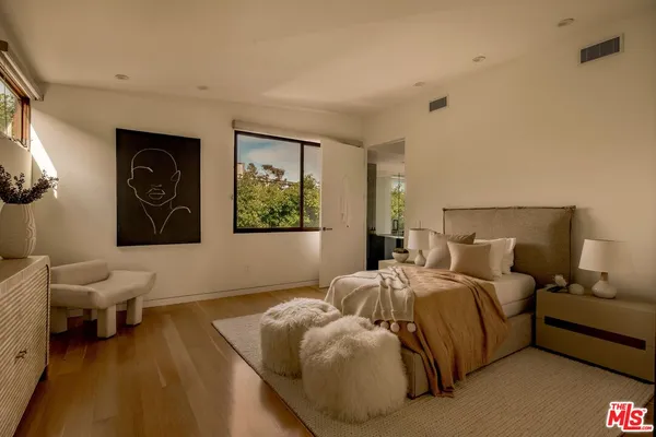 $20,000 | 3218 Maplewood Avenue, Los Angeles, CA 90066