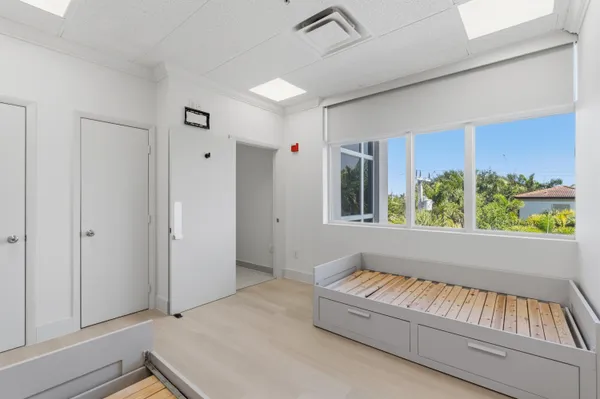 $26,000 | 3330 North Federal Highway, Boynton Beach, FL 33435
