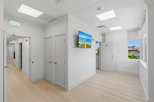 $26,000 | 3330 North Federal Highway, Boynton Beach, FL 33435