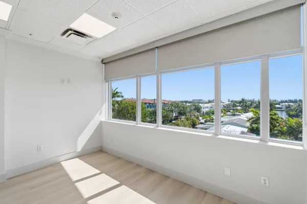 $26,000 | 3330 North Federal Highway, Boynton Beach, FL 33435