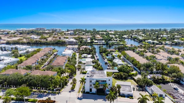 $26,000 | 3330 North Federal Highway, Boynton Beach, FL 33435