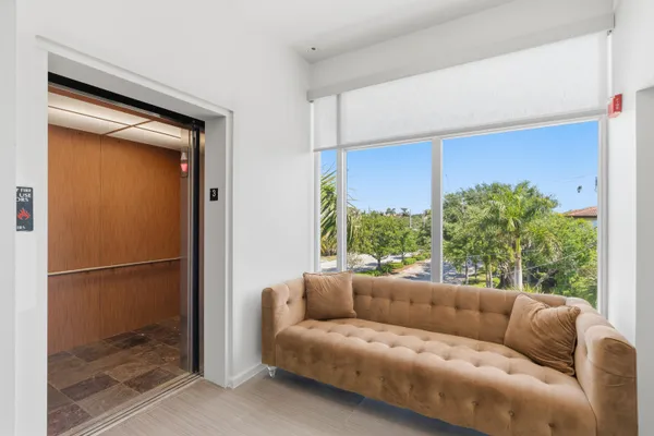 $26,000 | 3330 North Federal Highway, Boynton Beach, FL 33435