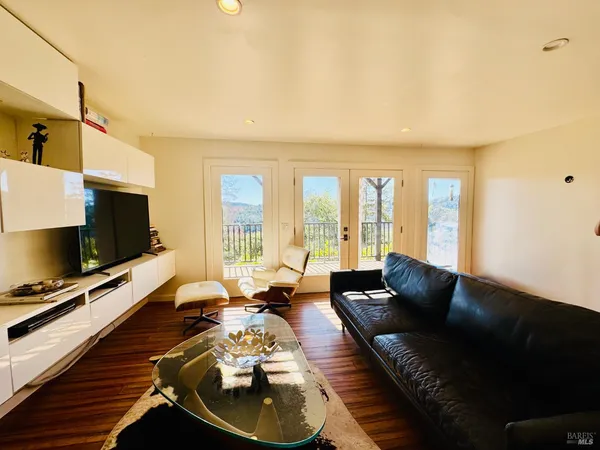 $995,000 | 18574 Tomki Road, Willits, CA 95490