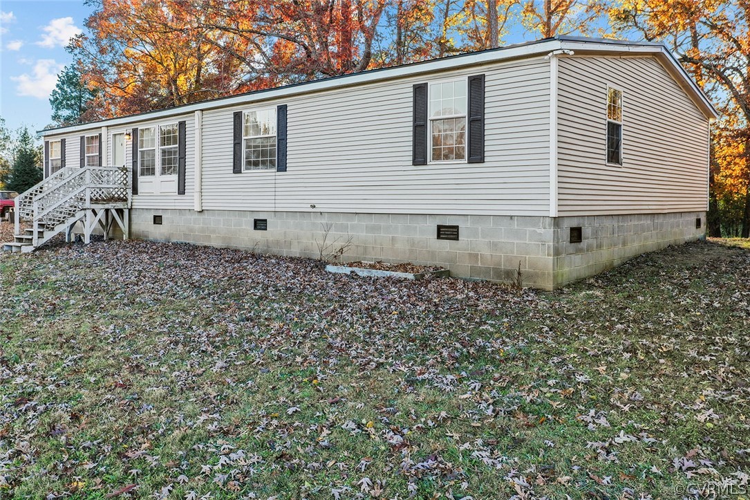 9050 Hobbs Mill Road Wilsons, VA 23894 - Photo 7 of 33
