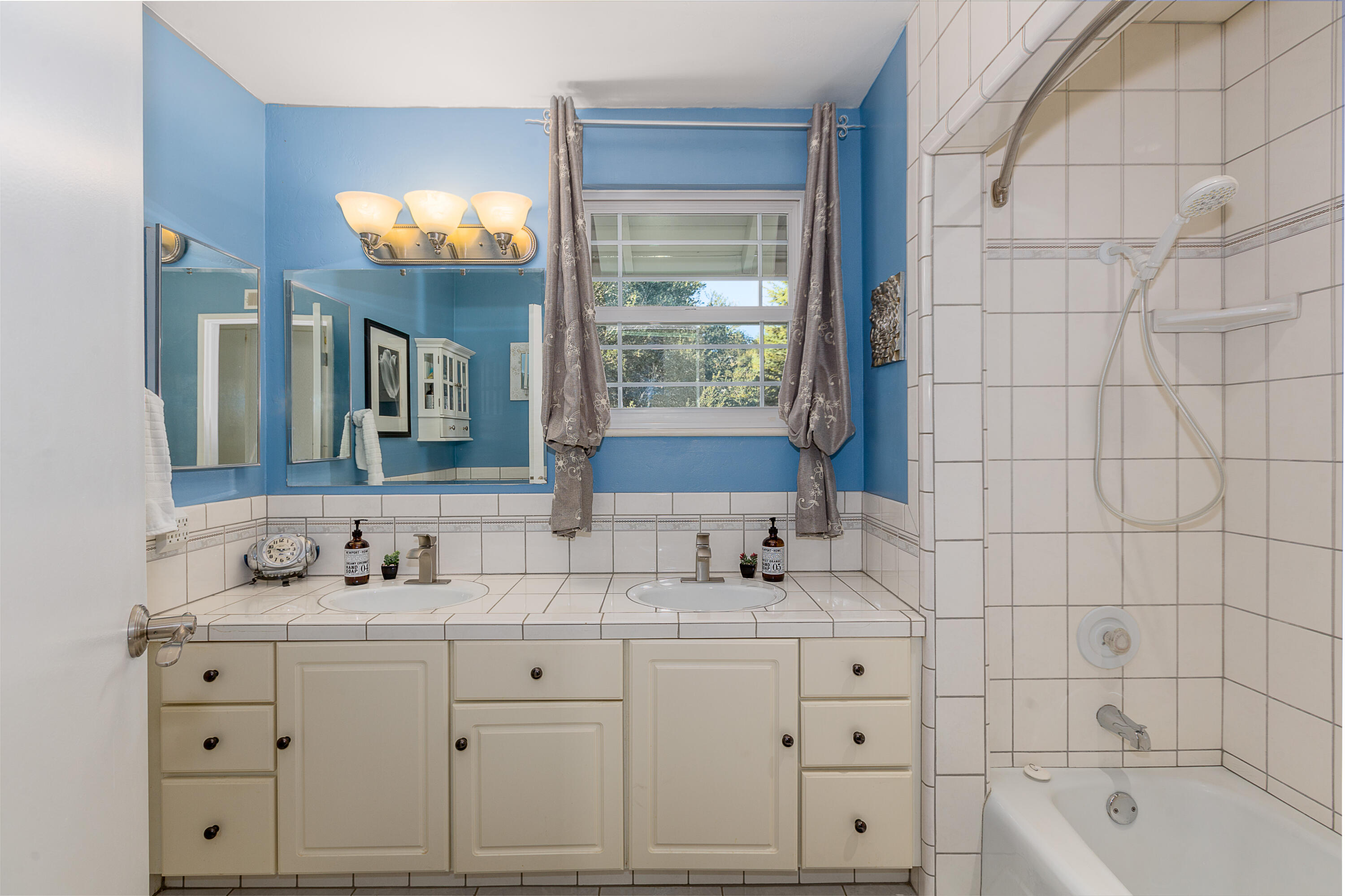 5872 Stow Canyon Road Goleta, CA 93117 - Photo 18 of 29 Second Full Bath