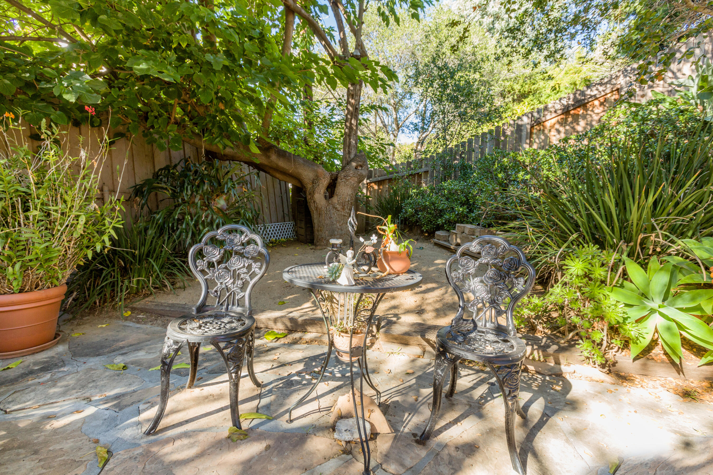 5872 Stow Canyon Road Goleta, CA 93117 - Photo 25 of 29 Sitting area