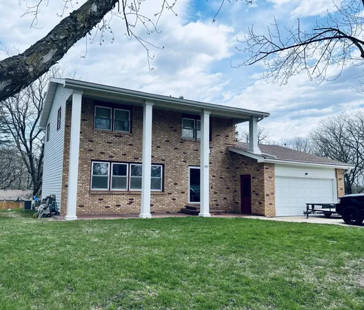 $349,900 | 417 Meredith Road, Albert Lea, MN 56007