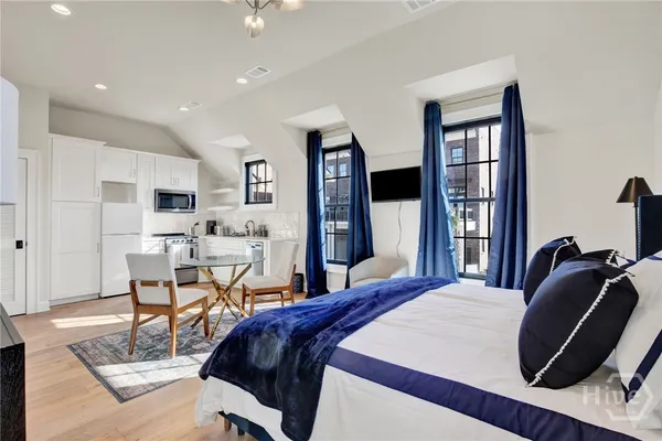 $2,050 | 408 Geo Meyer Avenue, Unit CARRIAGE HOUSE, Savannah, GA 31401