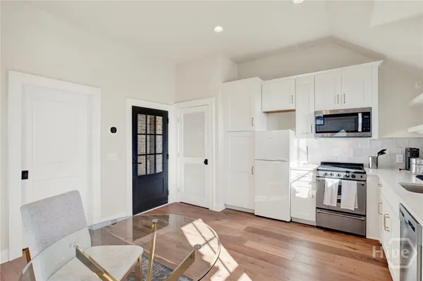 $2,050 | 408 Geo Meyer Avenue, Unit CARRIAGE HOUSE, Savannah, GA 31401