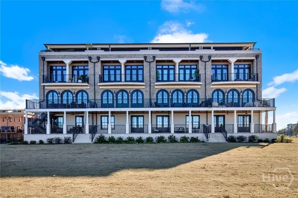 $2,050 | 408 Geo Meyer Avenue, Unit CARRIAGE HOUSE, Savannah, GA 31401