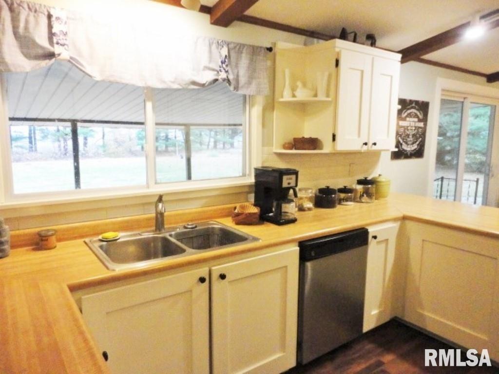 3763 Delay Road Pawnee, IL 62558 - Photo 10 of 41