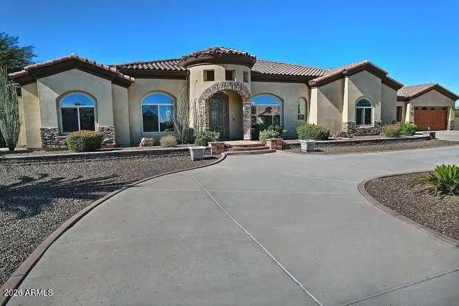 1614 West Maddock Road Phoenix, AZ 85086 - Photo 16 of 88 001-089-Entry Driveway View-666x444