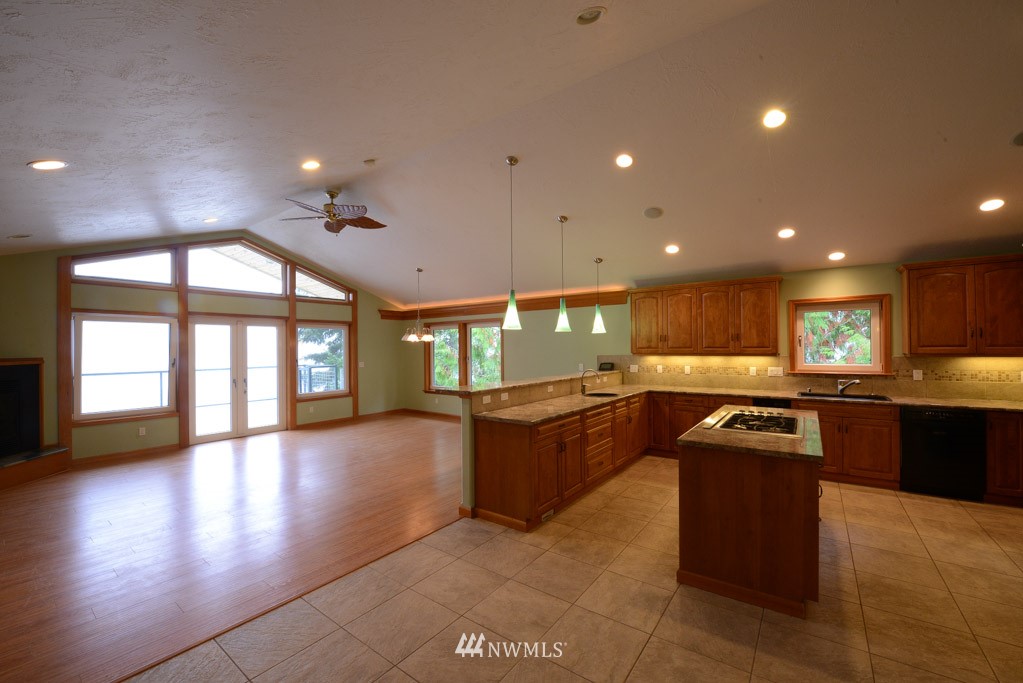 24128 North West View Road Mount Vernon, WA 98274 - Photo 7 of 25 Gallery Image 7