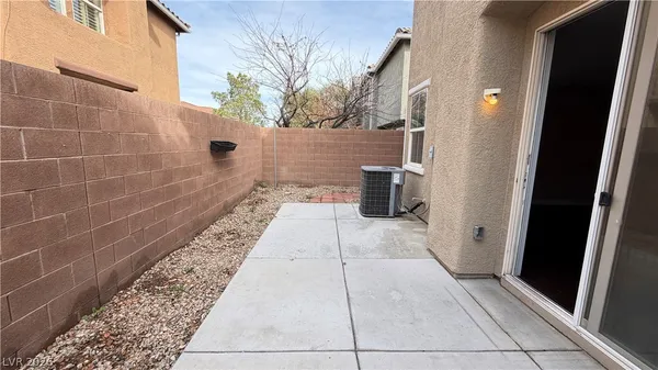 $2,150 | 25 Red Oak Canyon Street, Unit 2, Henderson, NV 89012