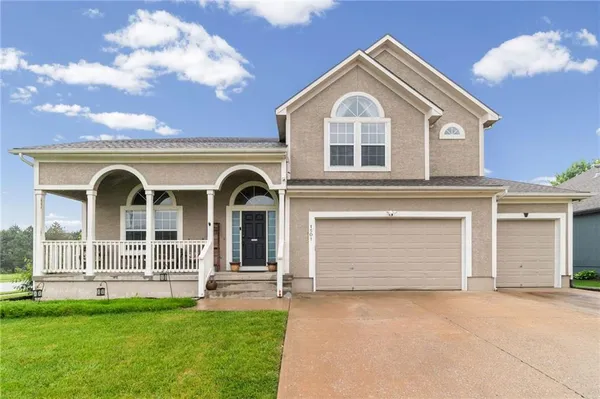 $415,000 | 1501 Johnston Drive, Raymore, MO 64083