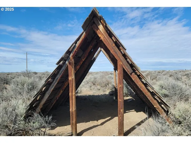 $75,500 | 1200 East Campbell Lane, Christmas Valley, OR 97641