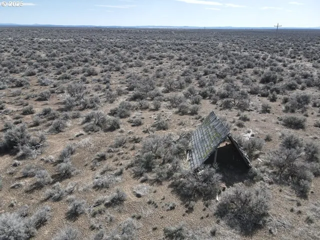 $75,500 | 1200 East Campbell Lane, Christmas Valley, OR 97641